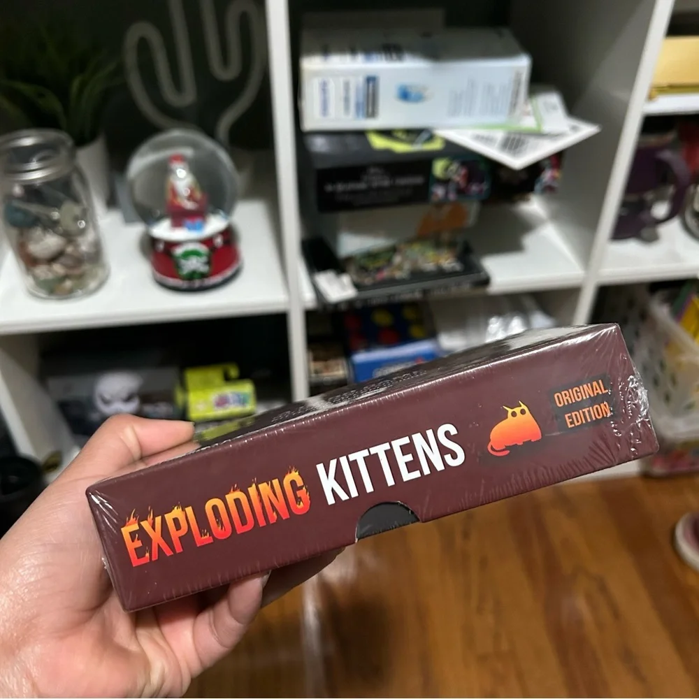 Exploding Kittens Card Game - Picture 3 of 4